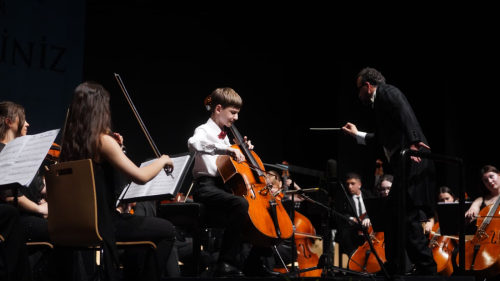 GENÇ YETENEK AYDIN DENİZ TARLACI’DAN GÖRKEMLİ PERFORMANS